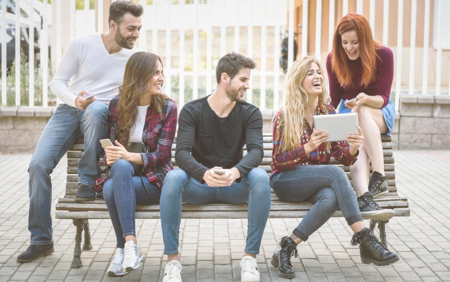 Session de formation en techniques de vente avec participants